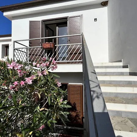 Casa Vacanze Nana Con Cortile