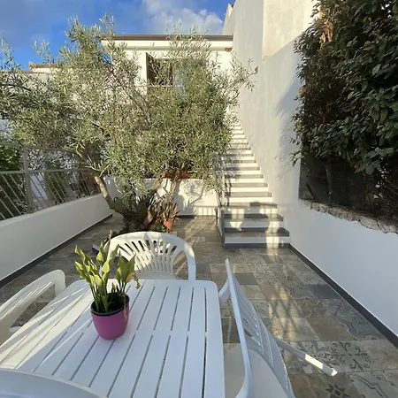 Casa Vacanze Nana Con Cortile * Tortoli