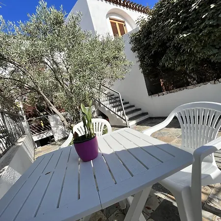 Casa Vacanze Nana Con Cortile * Tortoli